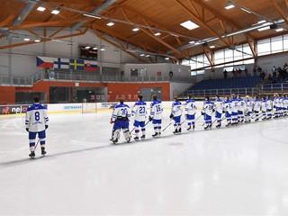 Slovenskí hokejisti do 16 rokov na Turnaji štyroch krajín v českom meste Kravaře.