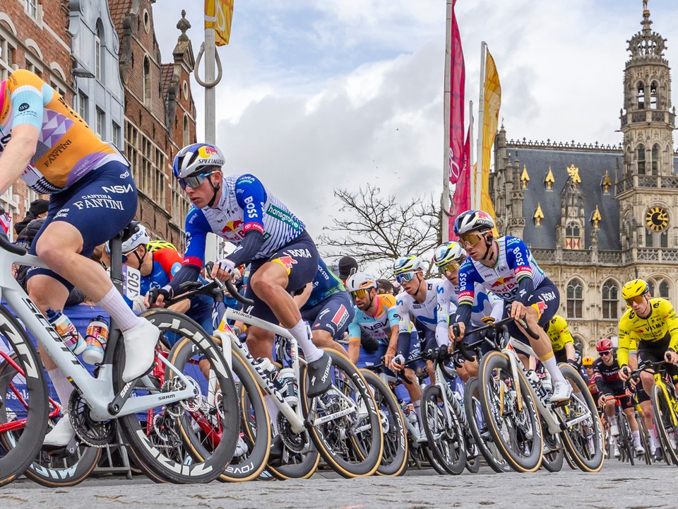ONLINE: Cyklistická klasika Paríž - Roubaix 2026 dnes LIVE.