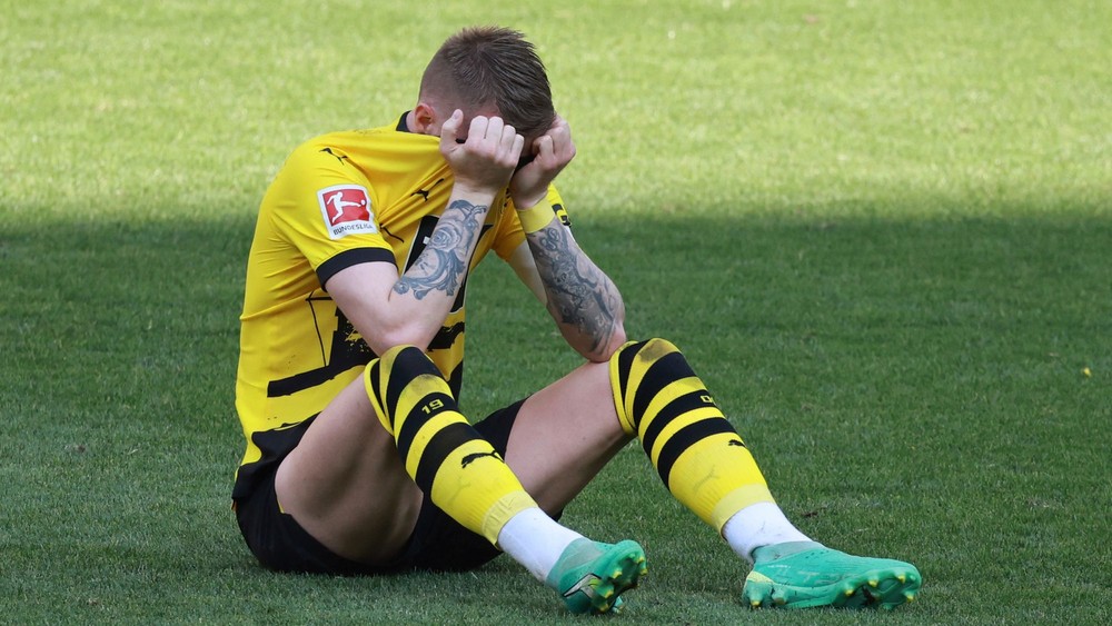 Z eufórie sa stalo sklamanie. Dortmund zlyhal. Futbal vie byť krutý, tvrdí tréner