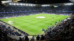 Zaplnený štadión ŠK Slovan Bratislava.