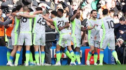 Hráči Manchestru City oslavujú gól