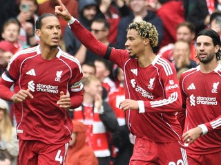 Hugo Ekitike oslavuje gól. 