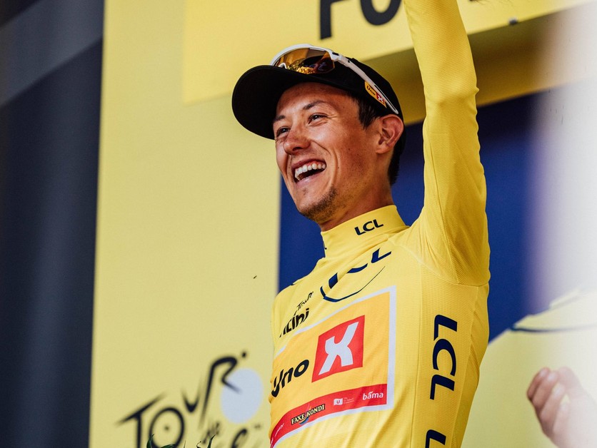 Nórsky cyklista Torstein Traeen sa raduje zo zisku žltého dresu v 4. etape (181,9km) cyklistických pretekov Tour de France 2026.