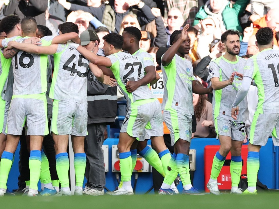 Hráči Manchestru City oslavujú gól