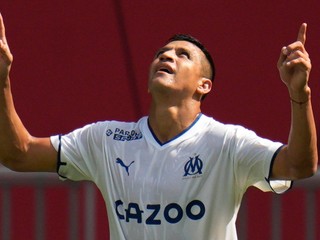 Čilský futbalista Alexis Sánchez v drese Olympique Marseille. 