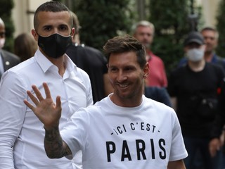 Lionel Messi podpísal zmluvu s Paríž St. Germain (PSG).