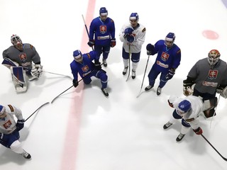 Slovenskí hokejisti na neoficiálnom kempe vo Zvolene pred kvalifikáciu na ZOH Peking 2022.