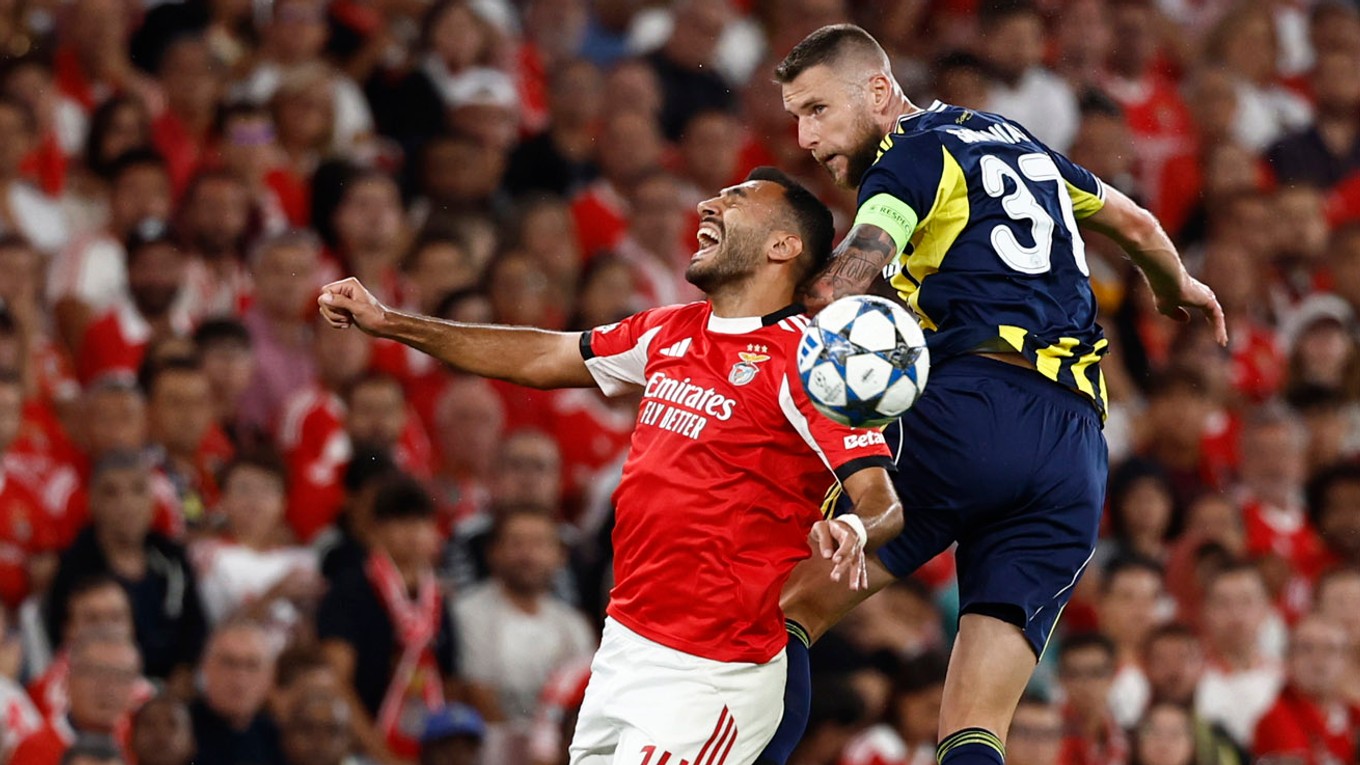 Milan Škriniar v zápase proti Benfice.