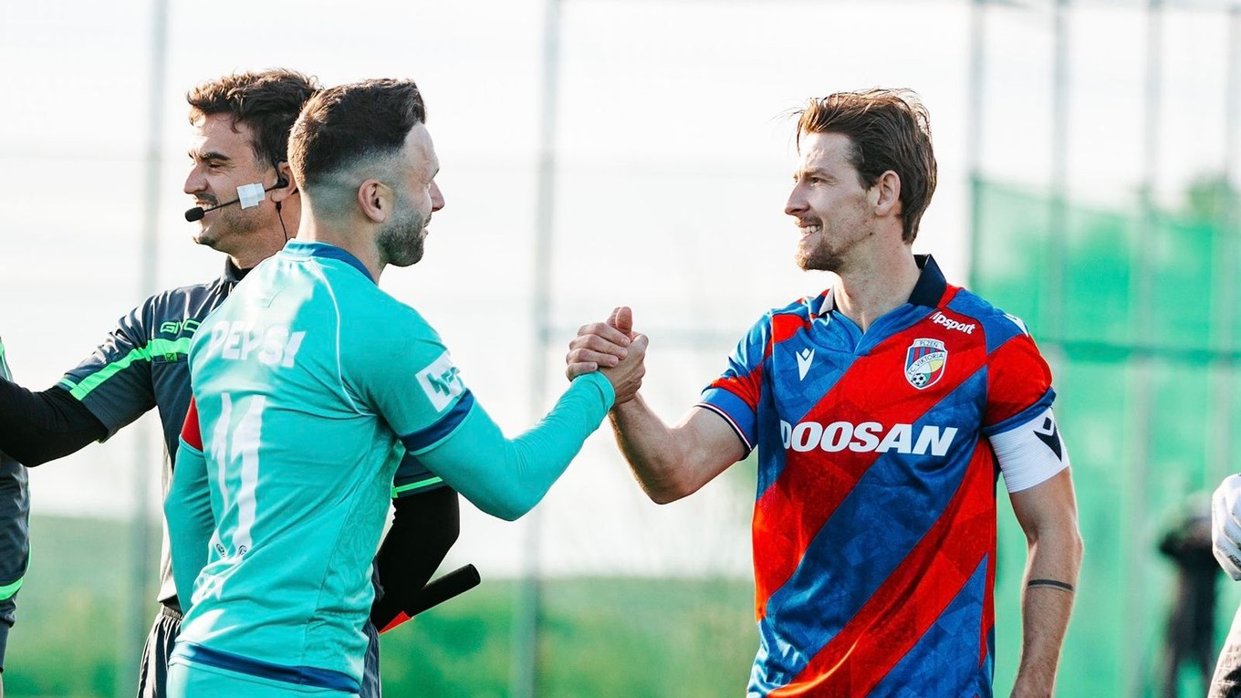 Patrik Hrošovský s kapitánskou páskou. 