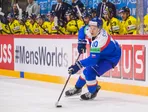 Slovenský útočník Adam Sýkora v zápase Slovensko - Švédsko na MS v hokeji 2025. 