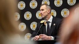 Zdeno Chára na tlačovej konferencii k vyradeniu čísla