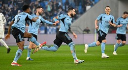 Na snímke uprostred Tigran Barseghjan (Slovan) sa raduje po strelení tretieho gólu.