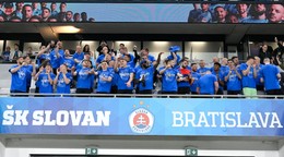 Radosť hráčov Slovana zo zisku majstrovského titulu po zápase 8. kola nadstavbovej časti Niké ligy v skupine o titul ŠK Slovan Bratislava - FK DAC 1904 Dunajská Streda.