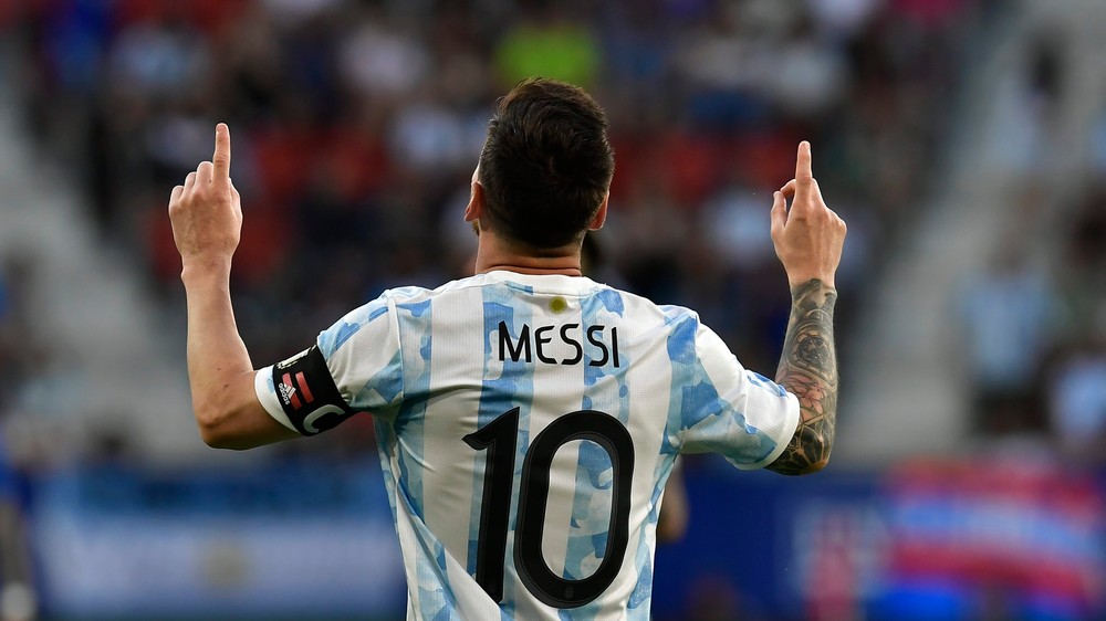 Messi rozstrieľal súpera. Dal všetkých päť gólov Argentíny a prekonal Puskása