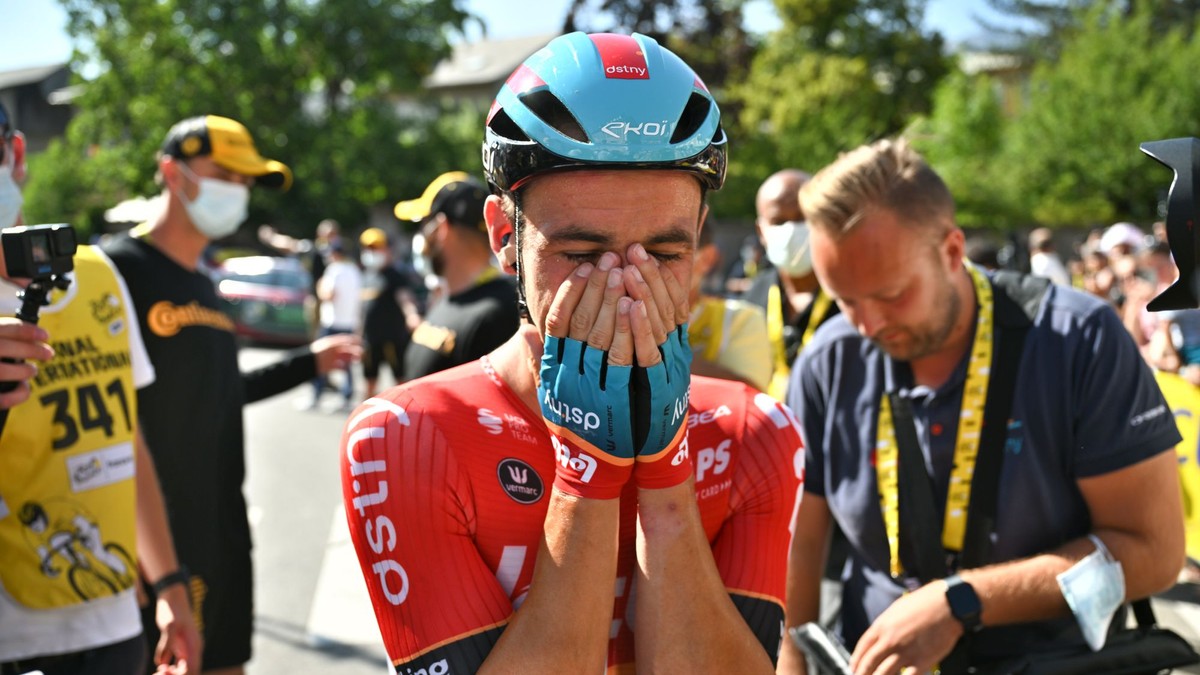 Victor Campenaerts emotívne prežíval svoje prvé víťazstvo na Tour de France. 