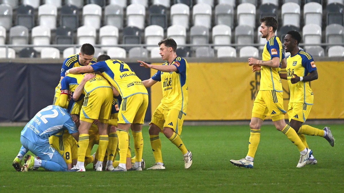 Na snímke gólová radosť hráčov Košíc počas zápasu štvrťfinále Slovnaft Cupu.