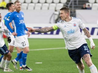 Juraj Kucka sa teší po strelenom góle v zápase KÍ Klaksvík - ŠK Slovna Bratislava.