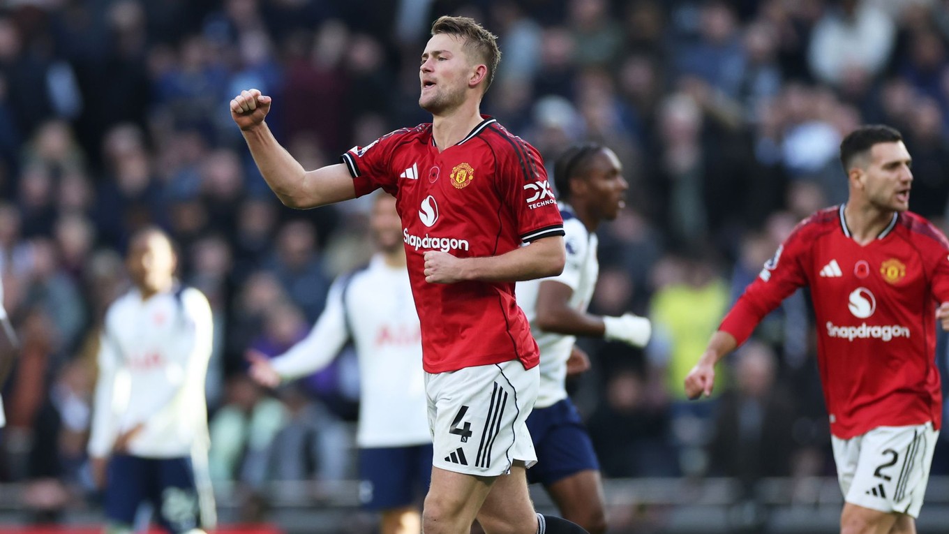 Matthijs de Ligt oslavuje gól. 