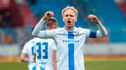 Futbalisti FC Baník Ostrava oslavujú gól.