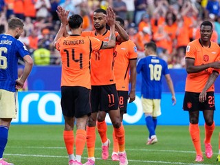 Holanďania sa tešia z gólu v zápase so Švédskom na MS vo futbale 2026