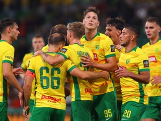 Radosť z gólu hráčov Žiliny počas prvého zápasu 2. predkola Konferenčnej ligy medzi MŠK Žilina - GKS Katovice.