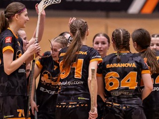 Florbalistky Oxdog Snipers Bratislava.