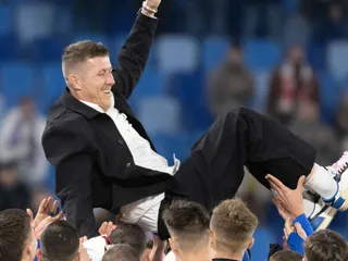Na snímke Juraj Kucka počas lúčenia so spoluhráčmi po prvom zápase play off o postup do B-divízie Ligy národov Slovensko - Slovinsko v Bratislave.