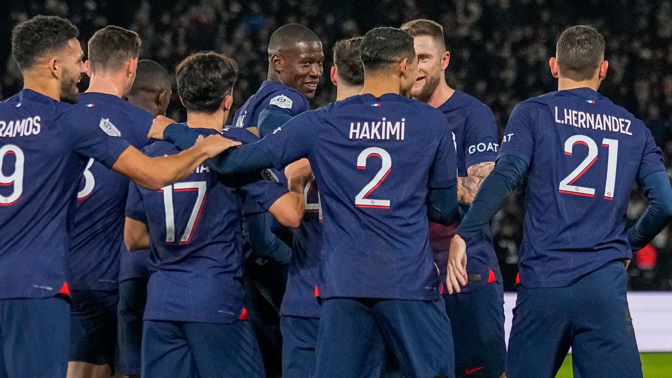 Hráči Paríža St. Germain sa tešia z výhry