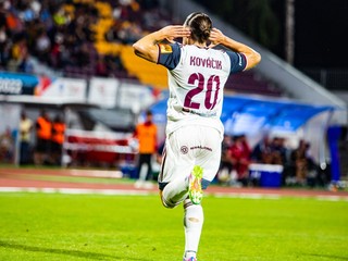 Peter Kováčik v drese FK Podbrezová.