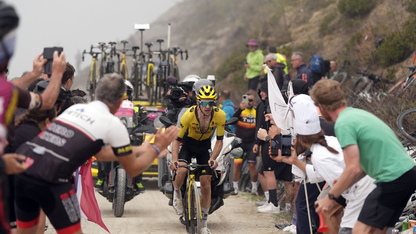 Brit Simon Yates počas Giro d'Italia.