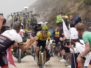 Brit Simon Yates počas Giro d'Italia.
