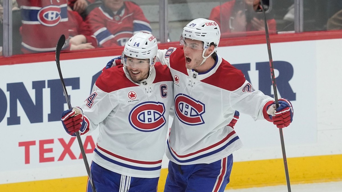 Nick Suzuki a Juraj Slafkovský. 