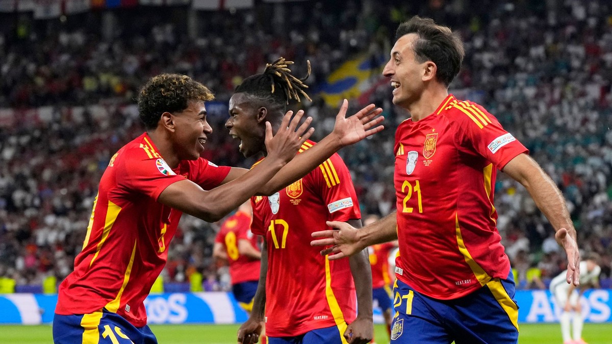 Španielski futbalisti.