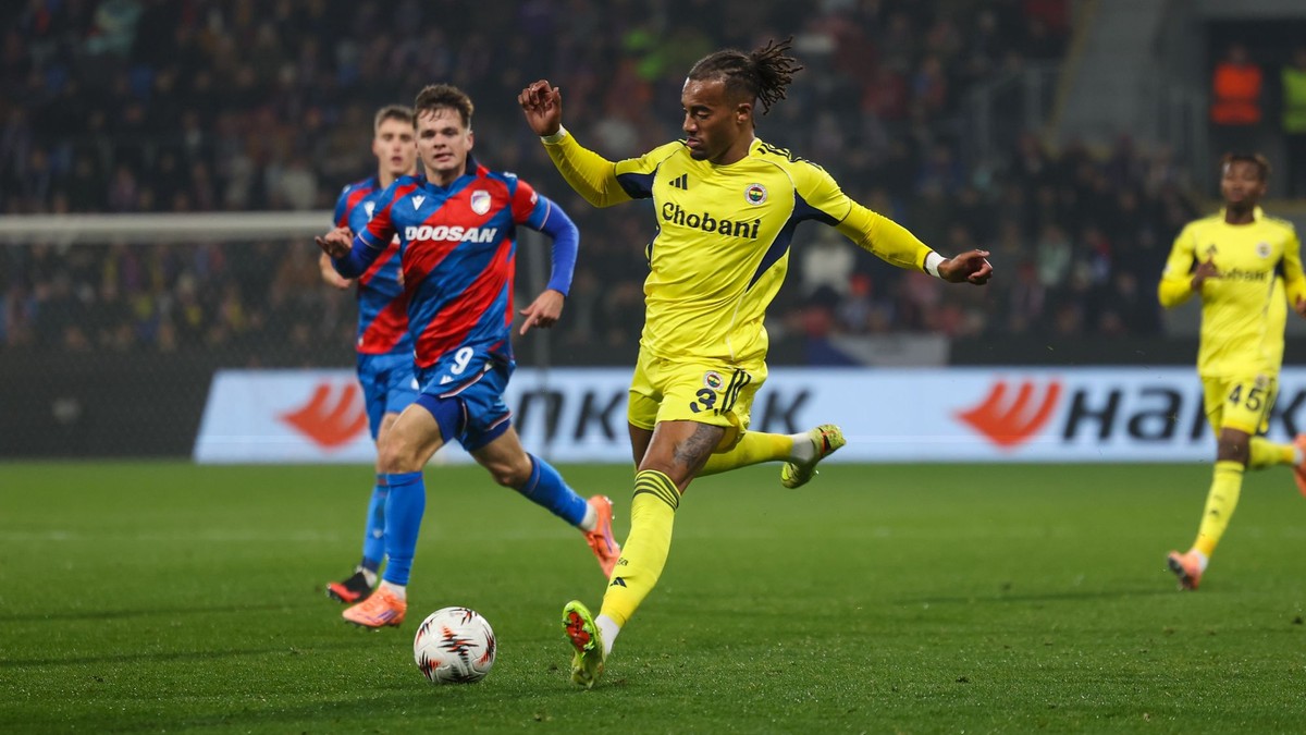 Fotka zo zápasu Európskej ligy Viktoria Plzeň - Fenerbahce Istanbul.