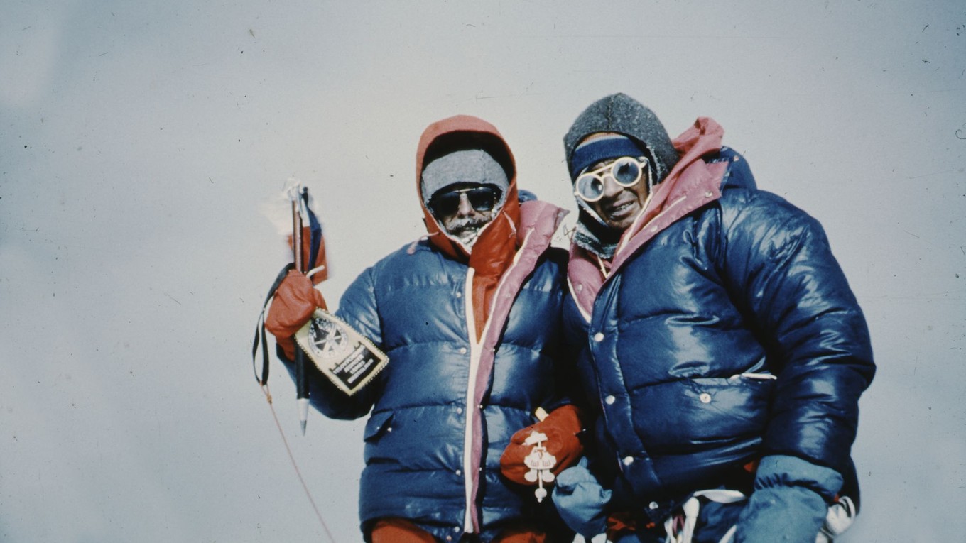 Zoltán Demján a Jozef Psotka na vrchole Mt. Everestu 15. 10. 1984.