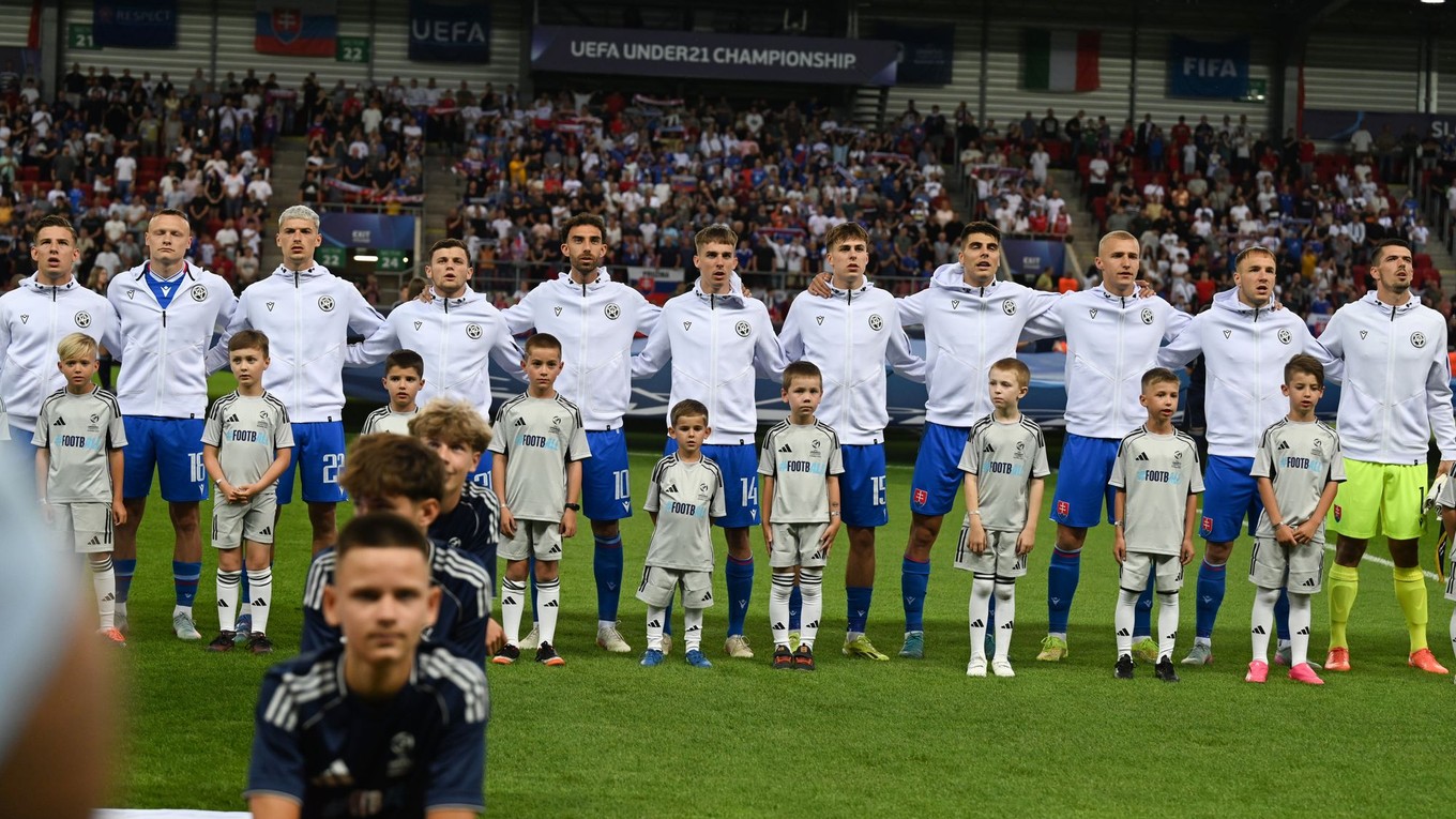 Slovenskí futbalisti pred zápasom Slovensko - Taliansko na EURO U21 2025.