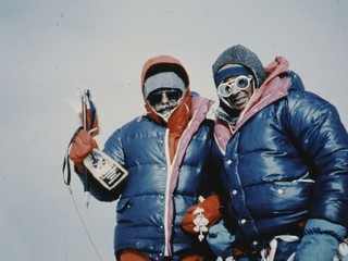 Zoltán Demján a Jozef Psotka na vrchole Mt. Everestu 15. 10. 1984.