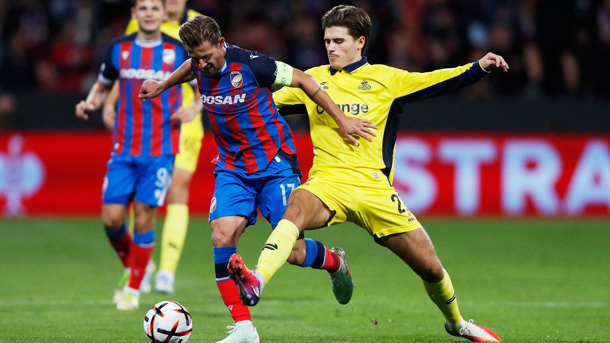 Patrik Hrošovský v zápase Viktoria Plzeň - Royale Union SG