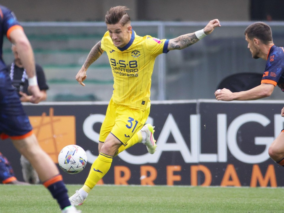 Slovenský futbalista Hellasu Verona Tomáš Suslov.