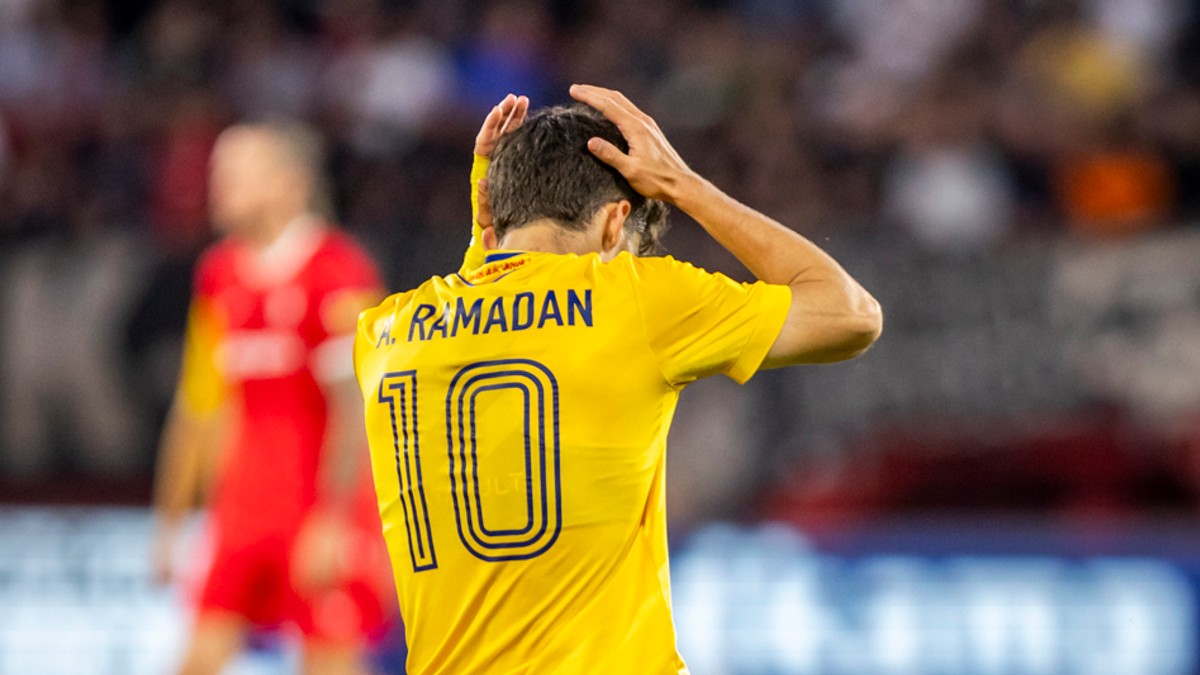 Ammar Ramadan v zápase Twente Enschede - DAC Dunajská Streda. 