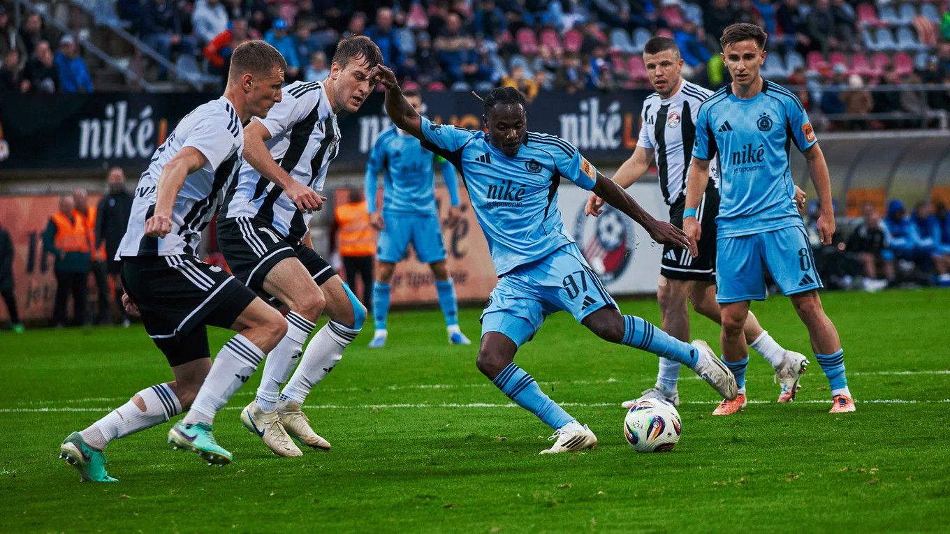 Fotka zo zápasu FK Železiarne Podbrezová - ŠK Slovan Bratislava.