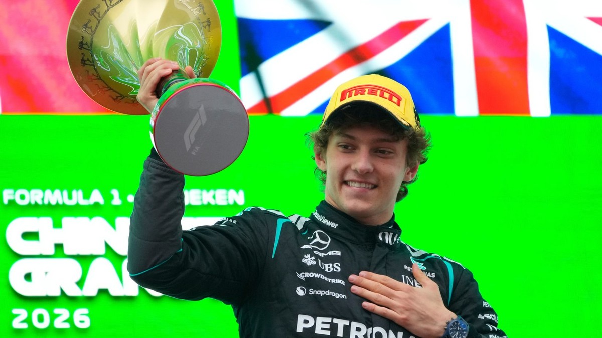 Andrea Kimi Antonelli dosiahol na Veľkej ceny Číny 2026 svoje prvé víťazstvo vo F1.