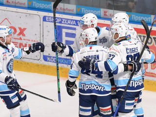 Radosť hráčov Nitry po góle v zápase 4. kola Tipsport ligy medzi HK Nitra - HK 32 Liptovský Mikuláš.