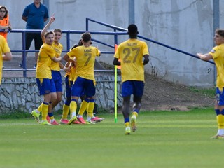 Radosť hráčov Dunajskej Stredy v zápase 1. kola futbalovej Niké ligy medzi MFK Ružomberok a FC DAC 1904 Dunajská Streda v Ružomberku v nedeľu 26. júla 2026. FOTO TASR - Michal Svítok

- Slovensko
- šport
- futbal
- Niké
- liga
- NL
- kolo
- 1.
- prvé
- Ružomberok
- DAC
- ZAX