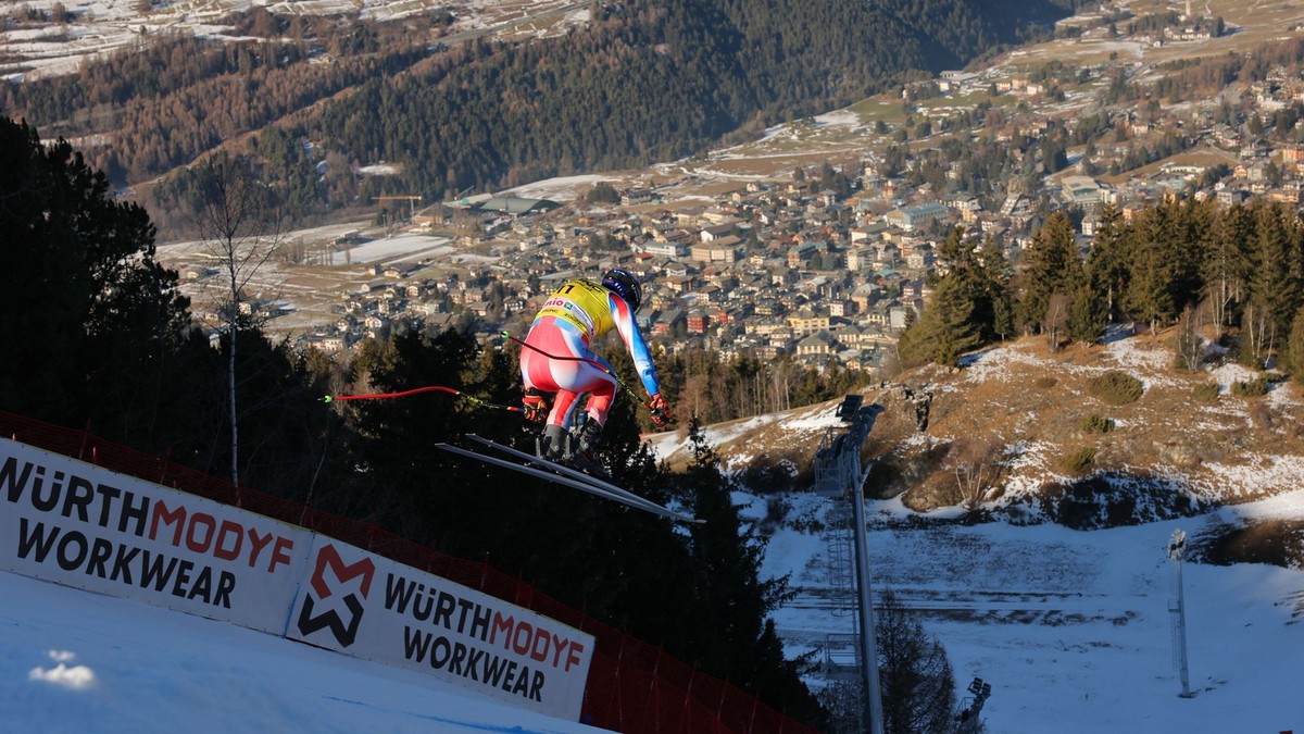 Cyprien Sarrazin počas tréningu zjazdu v talianskom stredisku Bormio 2024.