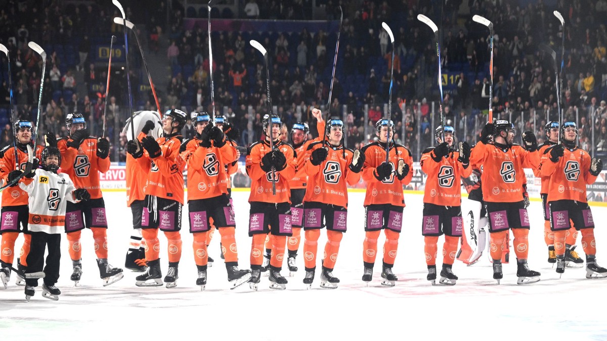 Na snímke radosť hráčov Košíc po víťazstve.