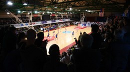 Atmosféra počas štvrtého zápasu finále play off Tipos extraligy v basketbale žien MBK Ružomberok - Piešťanské Čajky.