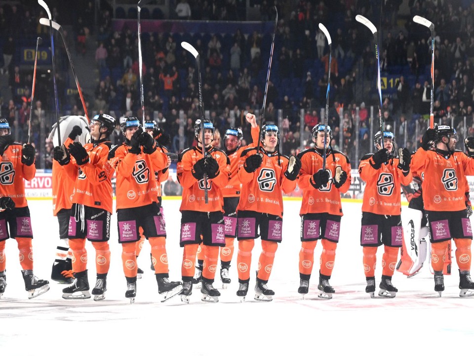 Na snímke radosť hráčov Košíc po víťazstve.