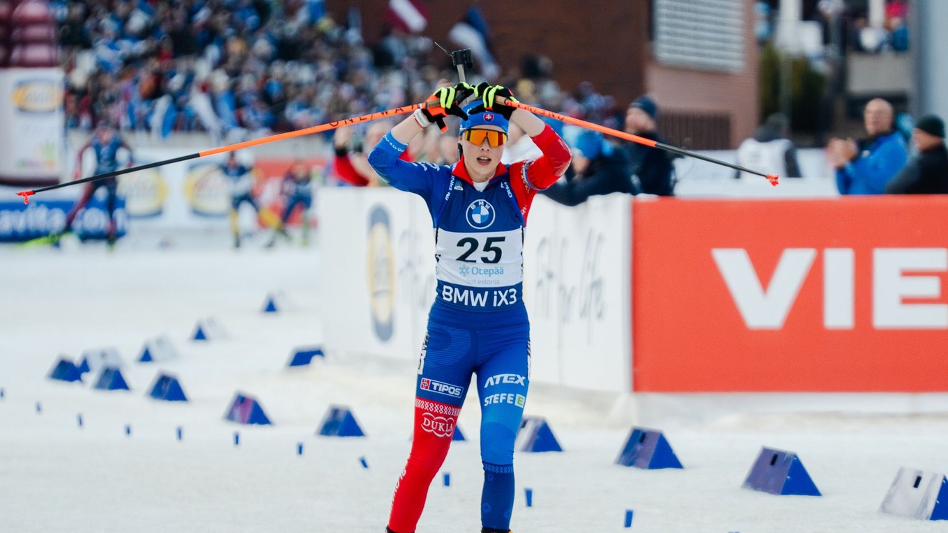 Ema Kapustová počas stíhacích pretekov žien v estónskom Otepää. 