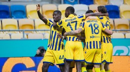 Hráči FC DAC 1904 Dunajská Streda oslavujú gól.